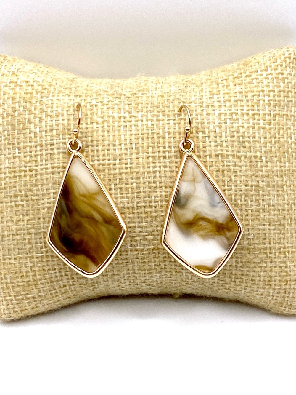 Jasmine Lane Gold Marbled Acrylic Geometric Teardrop Shield Drop Earrings NWT